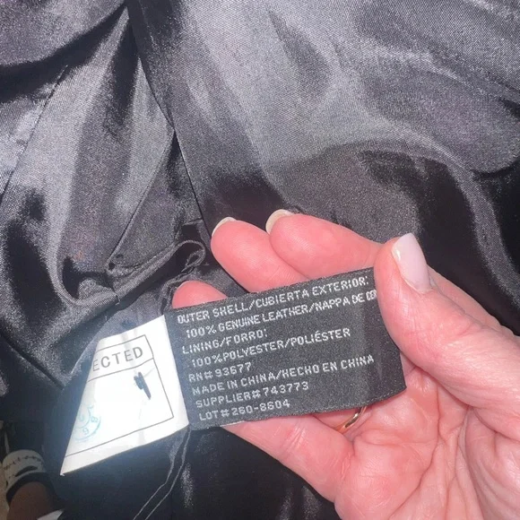 Worthington Leather Jacket. Size large. EUC. - Picture 4 of 5